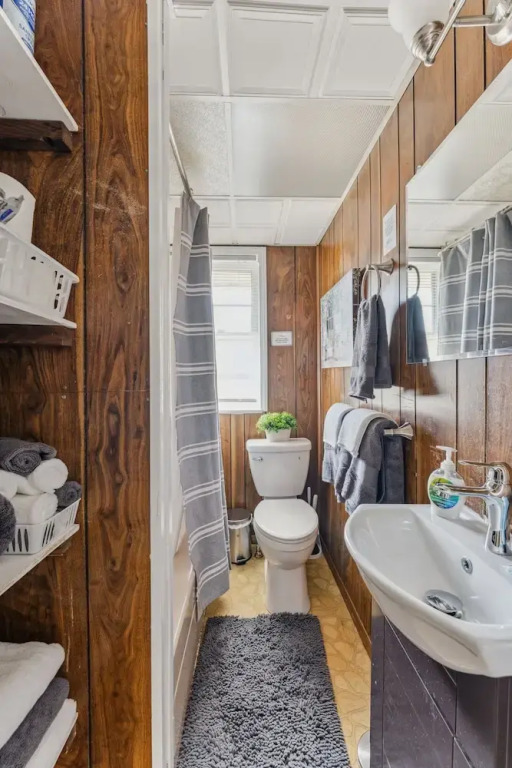 2BR Near Niagara Falls Parking + WiFi