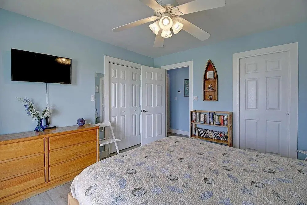 Spacious & Pet Friendly + Game Room Sleeps 10
