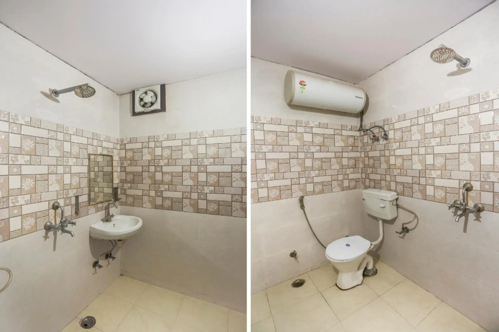 OYO 72051 Hotel Mahadev
