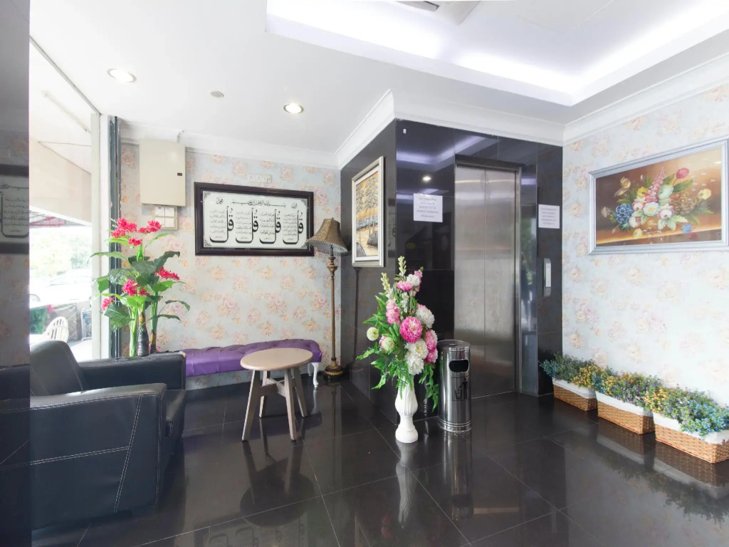 OYO 1102 Amani Hotel