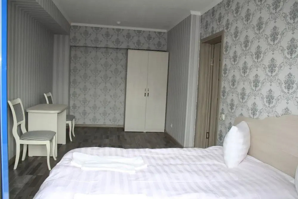 Turkestan Hotel