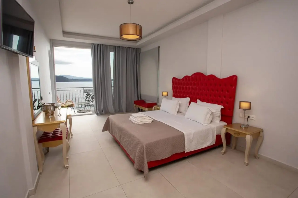 Enjoy Lichnos Bay Village, Camping, Hotel and Apartments