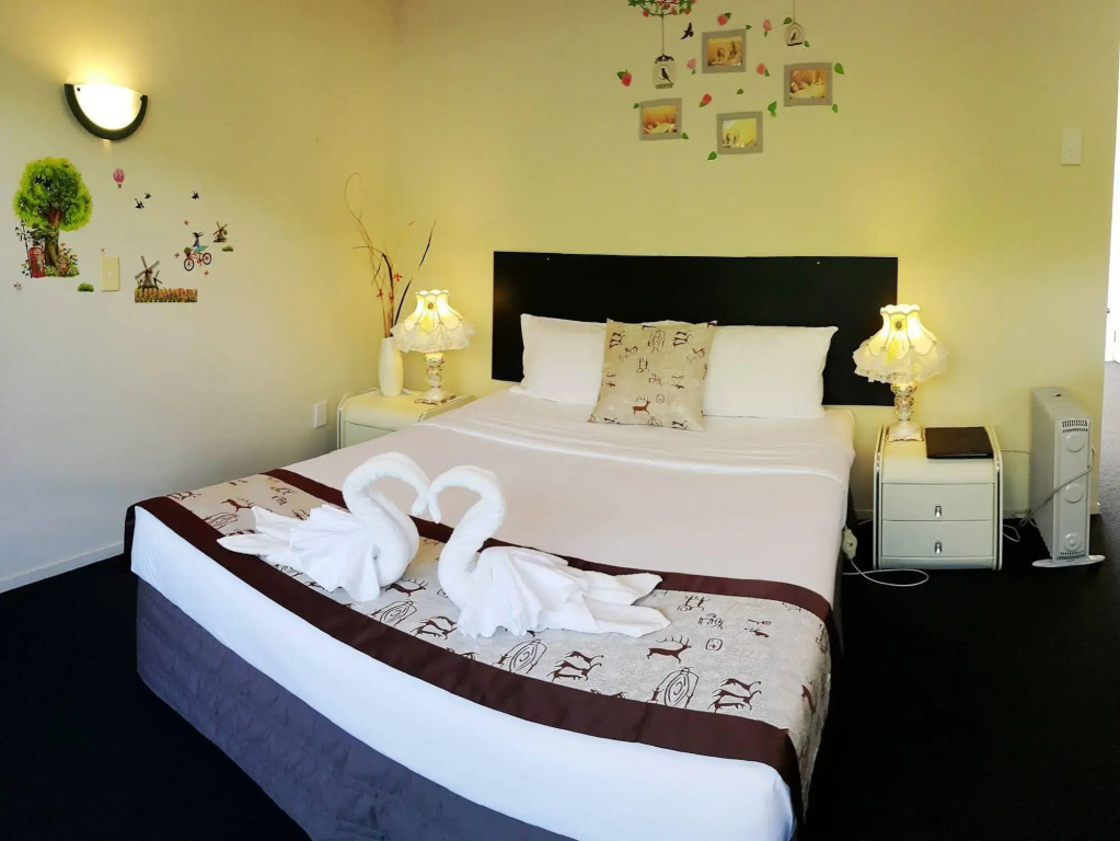 Aurora City Suites Motel