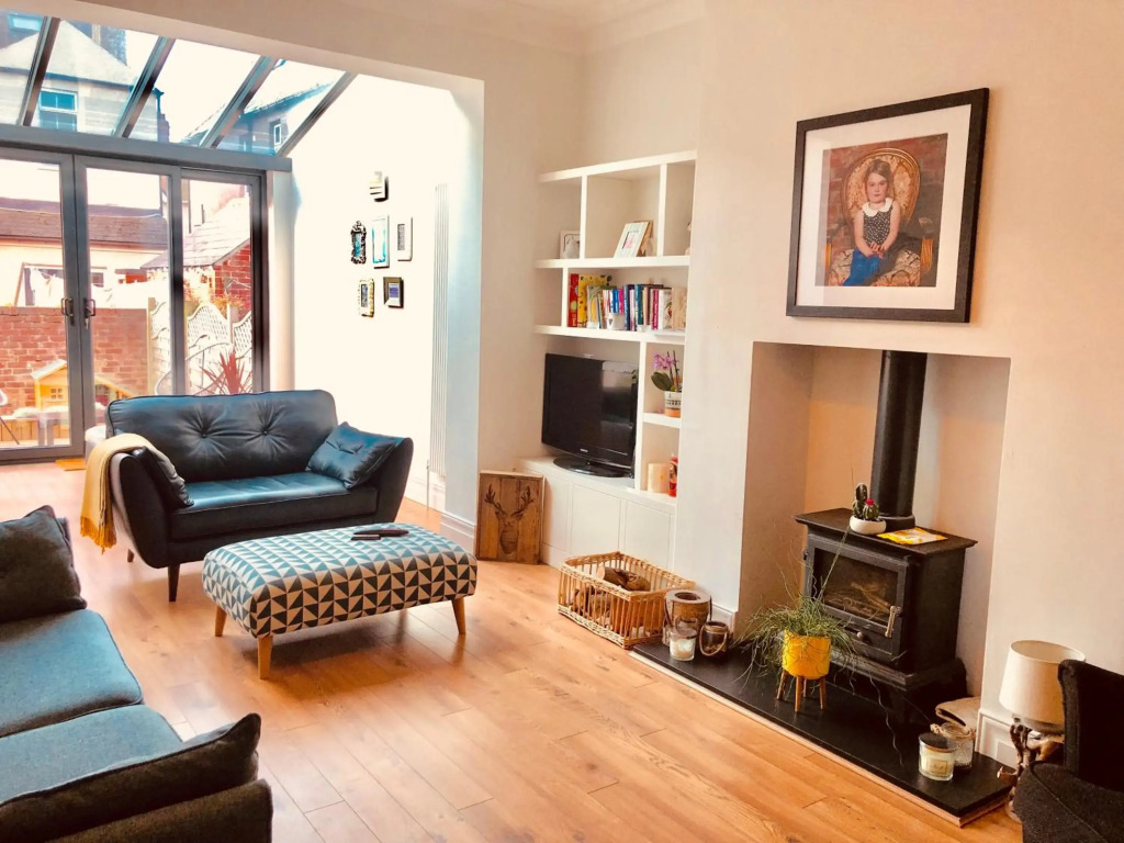 LUXURY Coastal 4 Bed FAMILY Home In Whitley Bay - 5 Mins To The Beach - Sleeps 9
