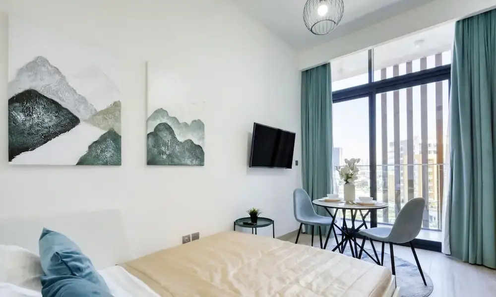 Modern Elegance Studio in Azizi Riviera