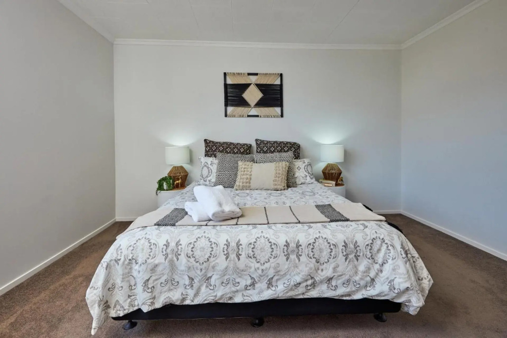 Ocean & Mountain Views - Relax & Enjoy