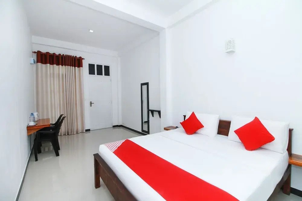OYO 232 Cinnamon Canal View