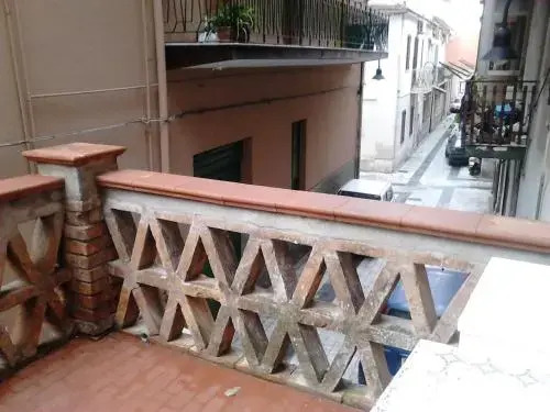 Giardini-Naxos Via Umberto 25