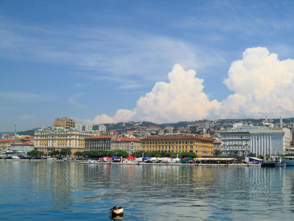 Luxury apartment Ivone