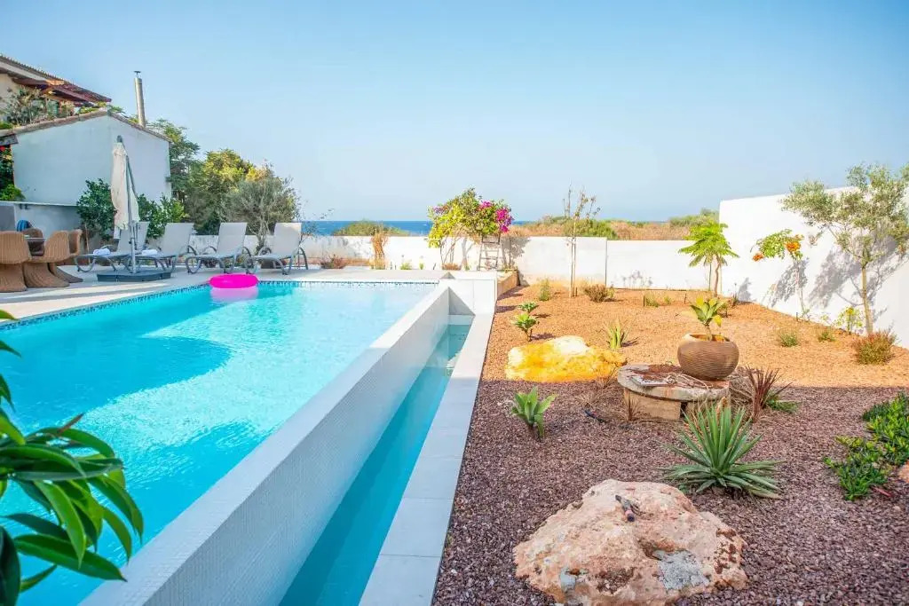 Protaras Art House Seviews