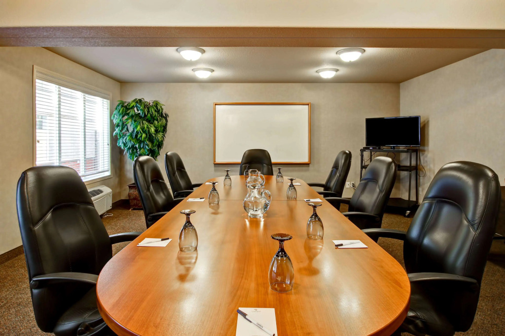 Ramada by Wyndham Ponoka