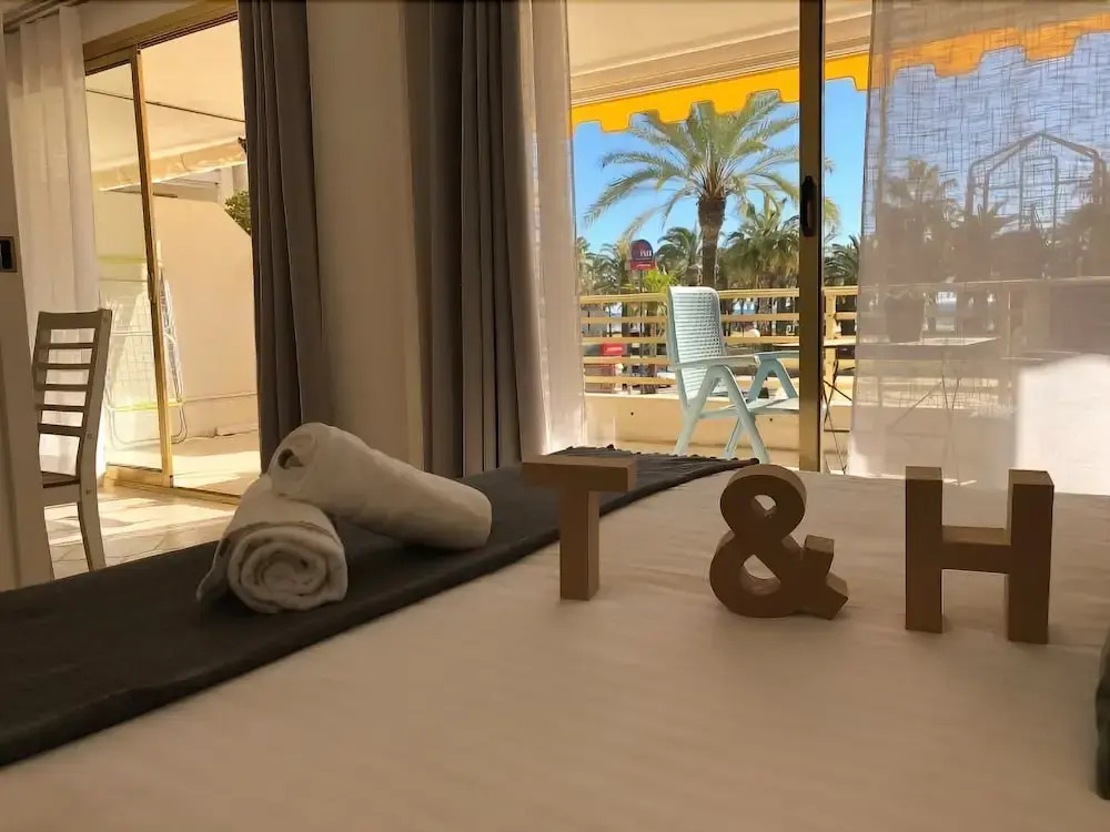 T&H Novelty 115 Family Apartment Salou