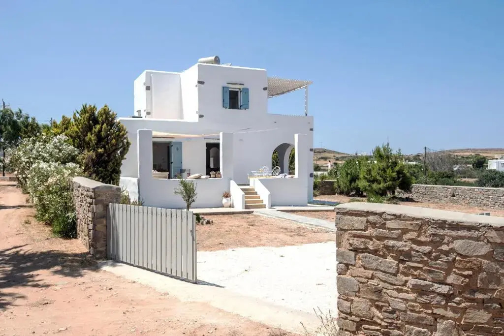 Rosemary Residence in Ampelas. 3 bedroom house