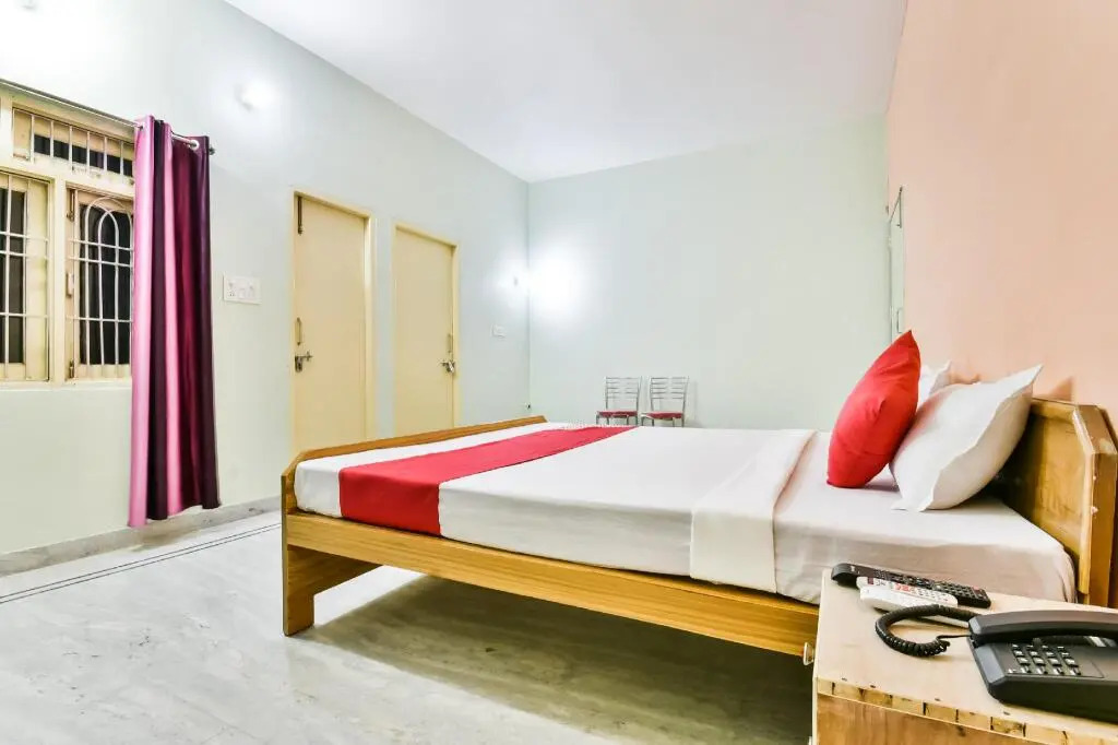 Hotel Shubh Yatra by OYO Rooms