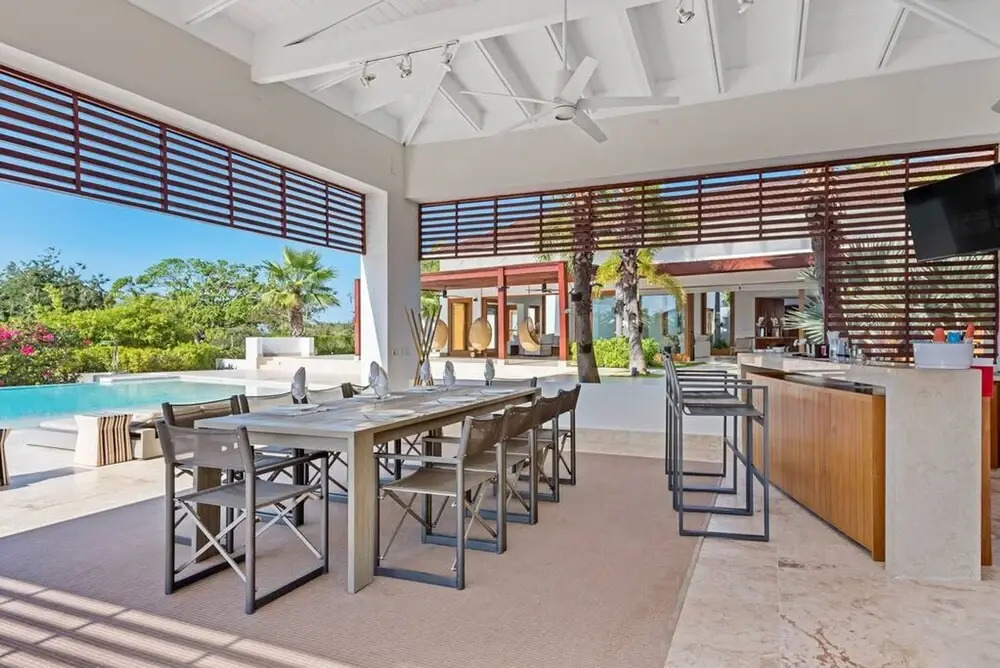 Modern Oasis Stunning Views of Golf Course River