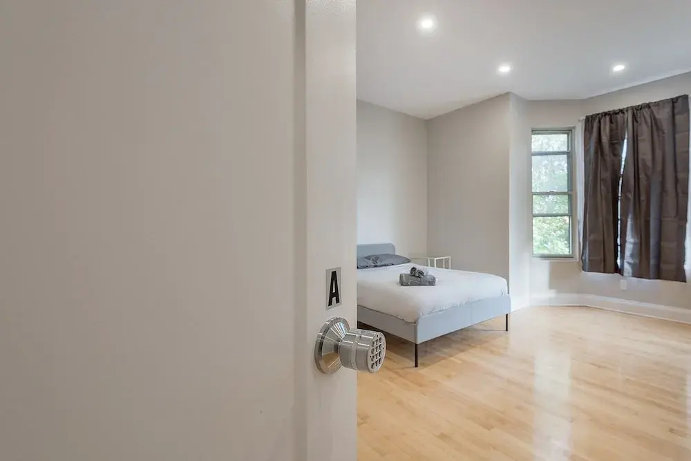 Beautiful 5BR in the HEART of Mile-End