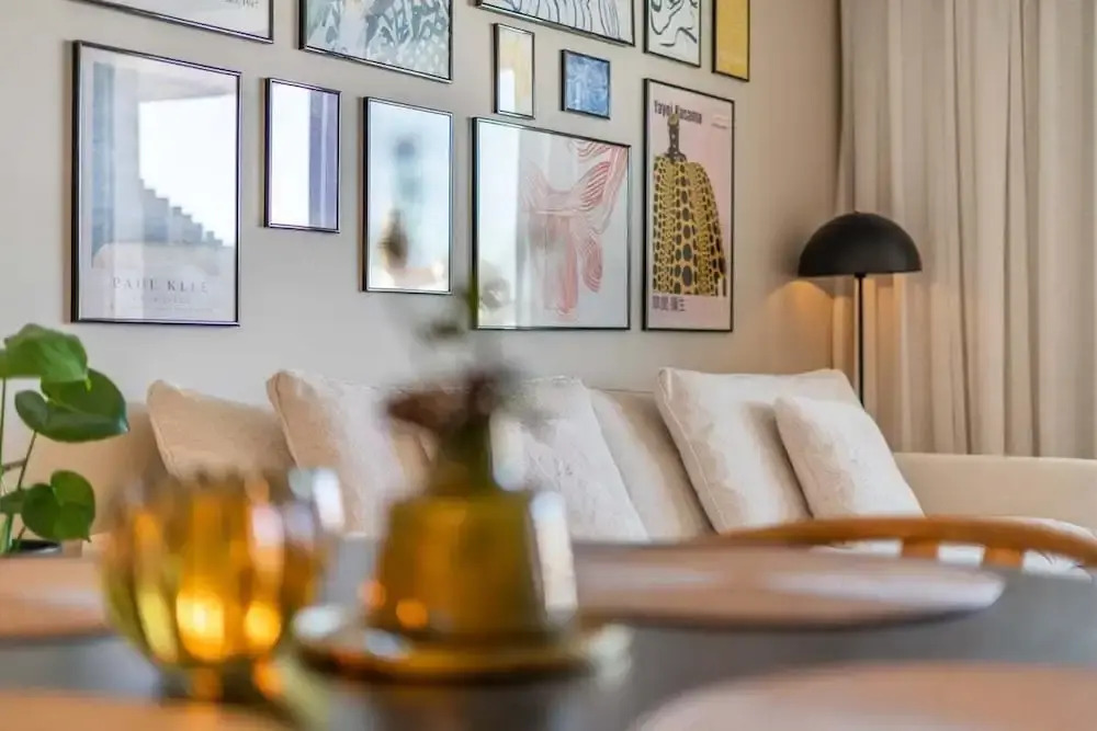 Inf3.4i - Modern & Bright City Apartment