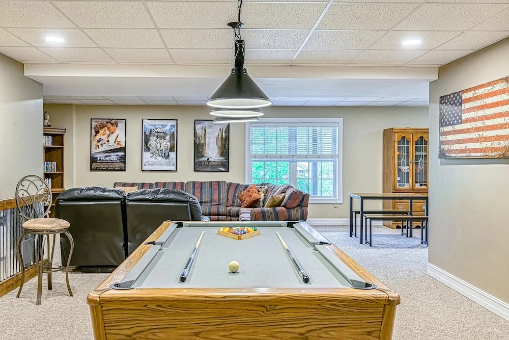 Lake Lovers Delight - Lakefront Home With Private Dock & Pool Table - Dogs OK