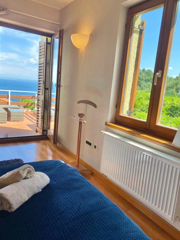 VILLA LOVRAN - heated pool - 5 min walk to the beach - incredible sea view