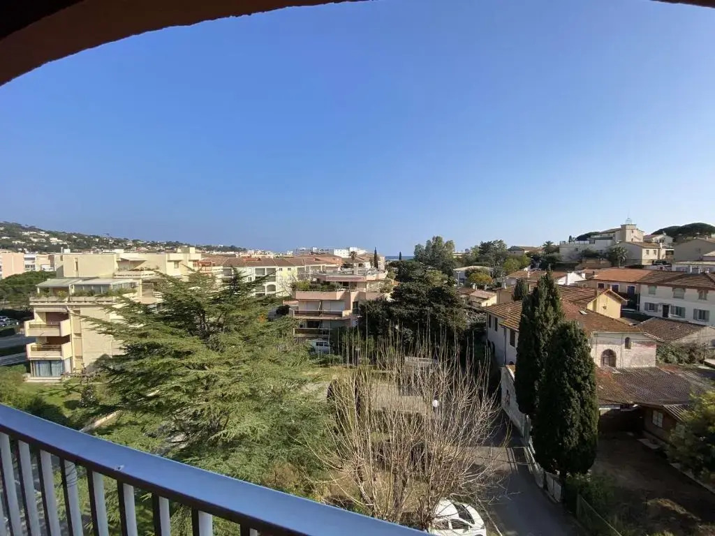 Appartement Sainte-Maxime, 1 pièce, 2 personnes - FR-1-226-420