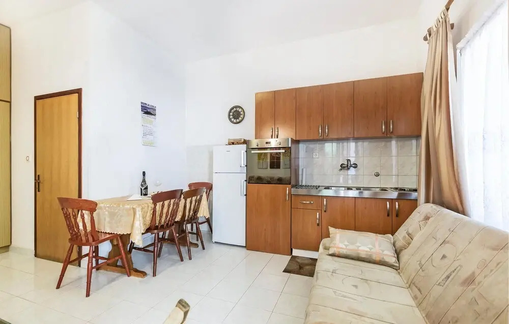 Amazing Apartment in Vinkuran With Wifi and 1 Bedrooms