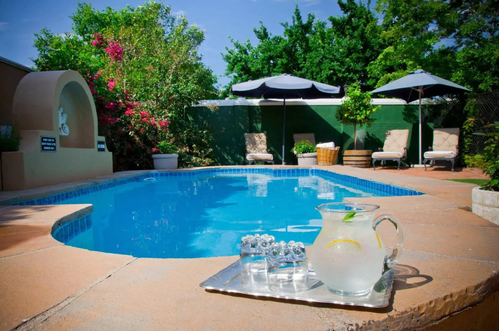 Rusthuiz Guest House