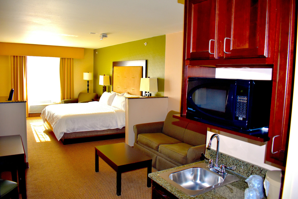 Holiday Inn Express & Suites Dewitt - Syracuse by IHG