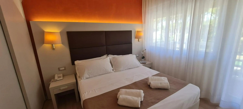 Hotel Eros