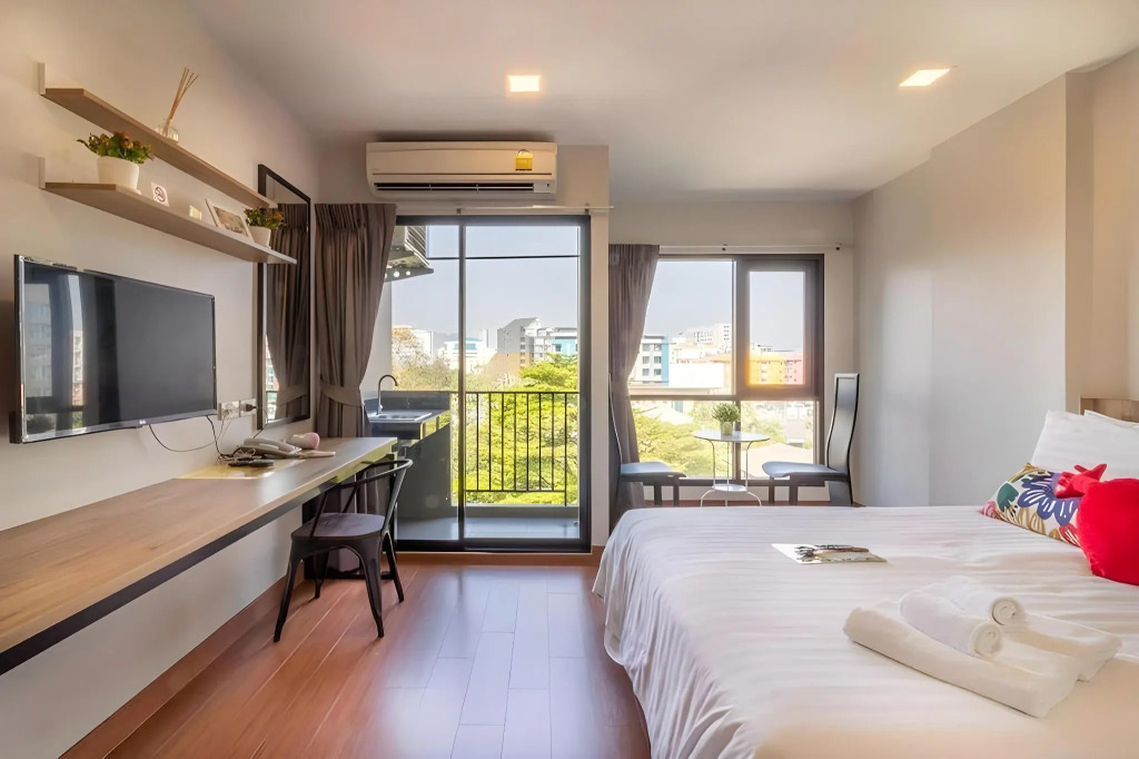 Casaluxe Hotel and Resident