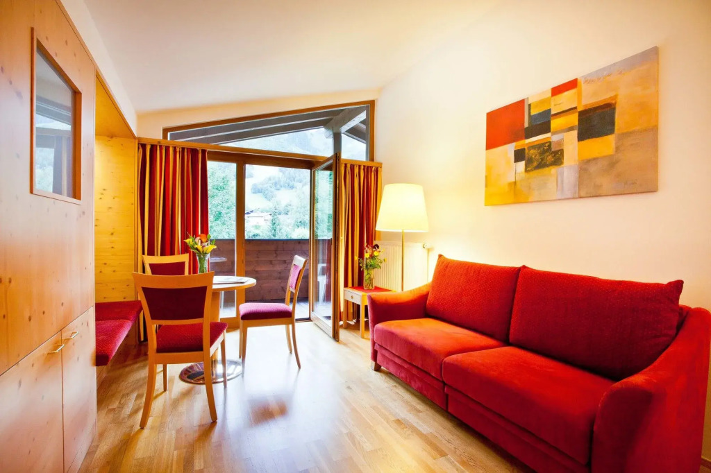 Hotel Gasthof Mitteregger -Best place in town with summercard and breakfast