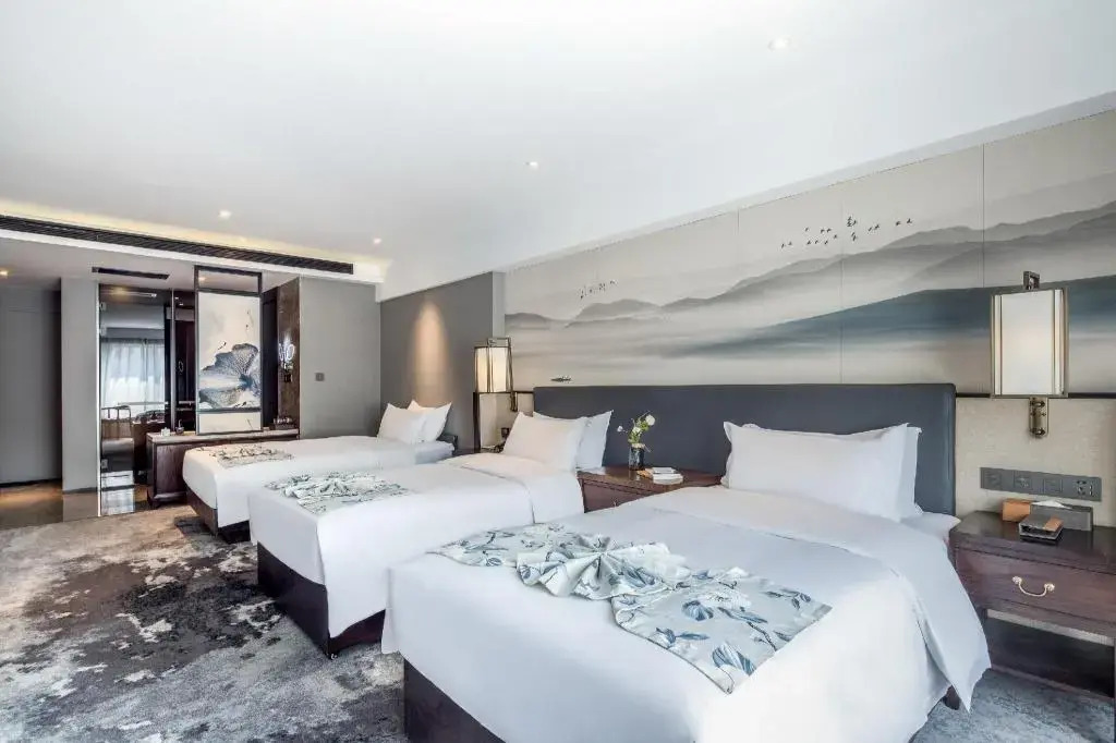 Rezen Dong Hotel (Harbin West Railway Station, Wanda Plaza)