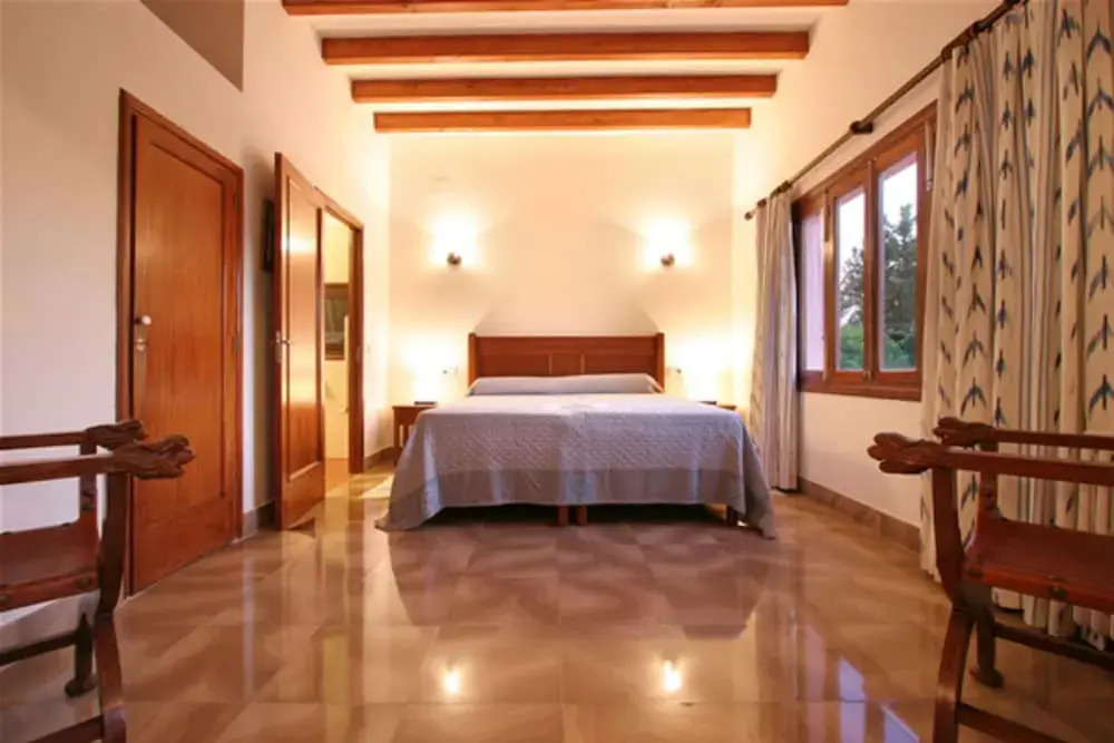 Villa - 8 Bedrooms with Pool and WiFi - 103182