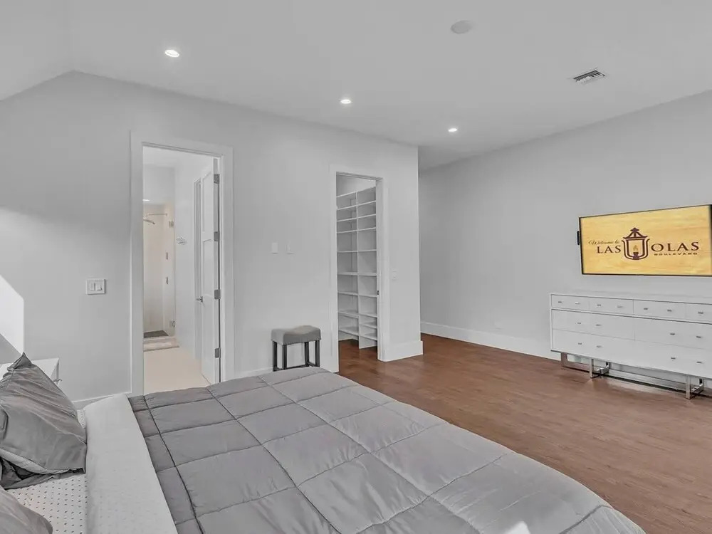 New Luxurious Home 3 Min to Beach Walk to Las Olas