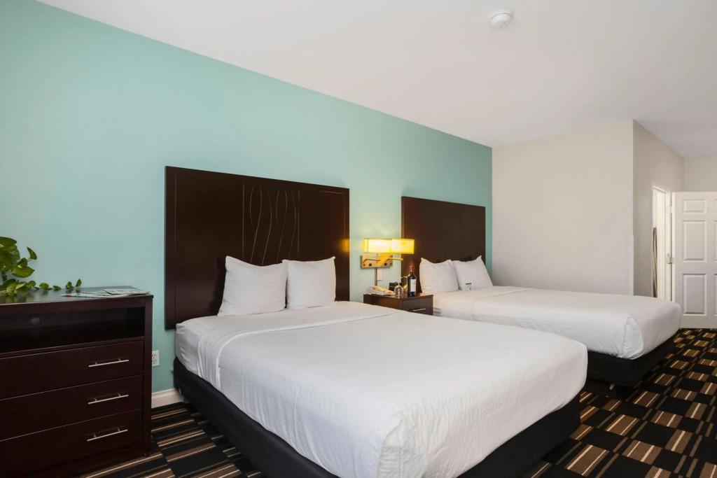 The Hotel Oceanside