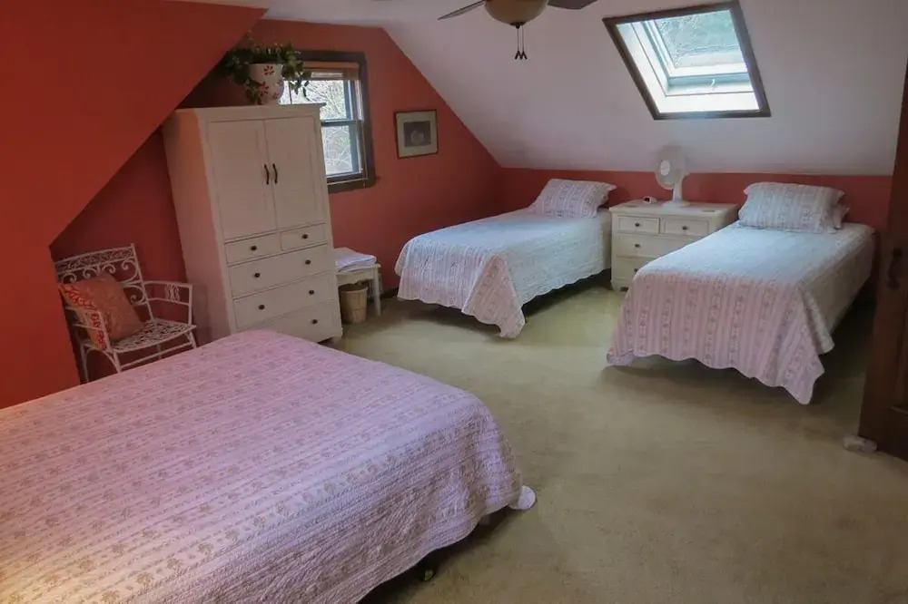 220 Bay View Road - Three Bedroom House