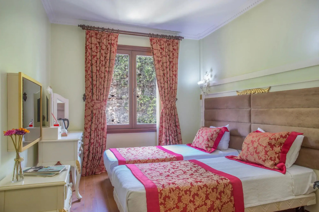 Sphendon Hotel