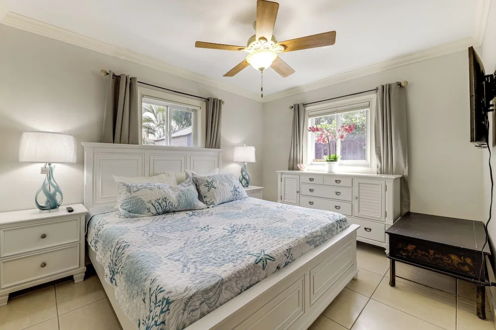 1 Block to Beach! Pompano Apt w/ Pool Access