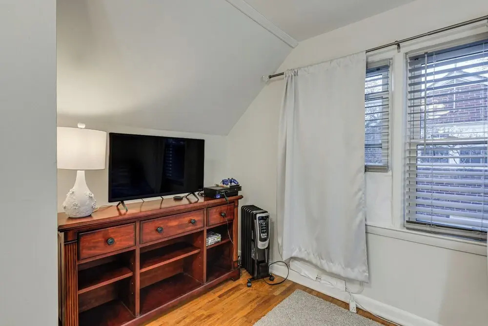 Lovely Lexington Home: 4 Mi to Downtown!