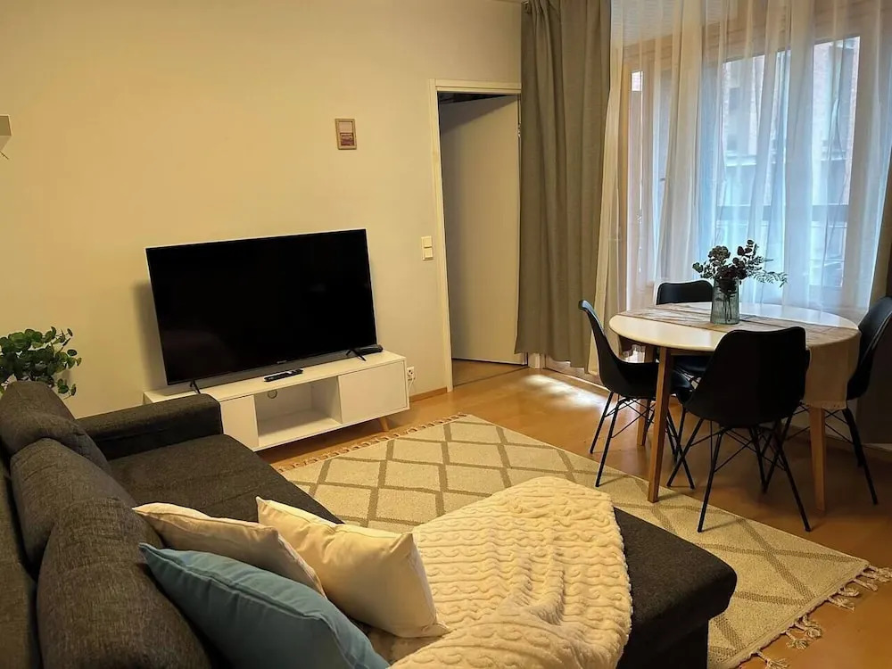 2ndhomes Stylish 1BR Apt w Sauna&Balcony