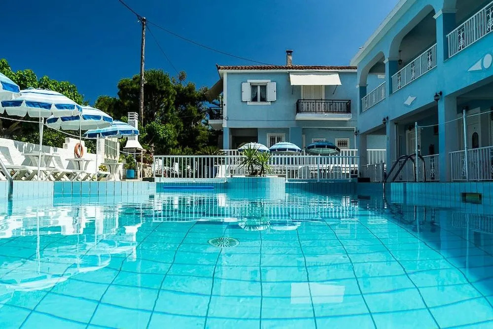 Annas Studios & Apartments