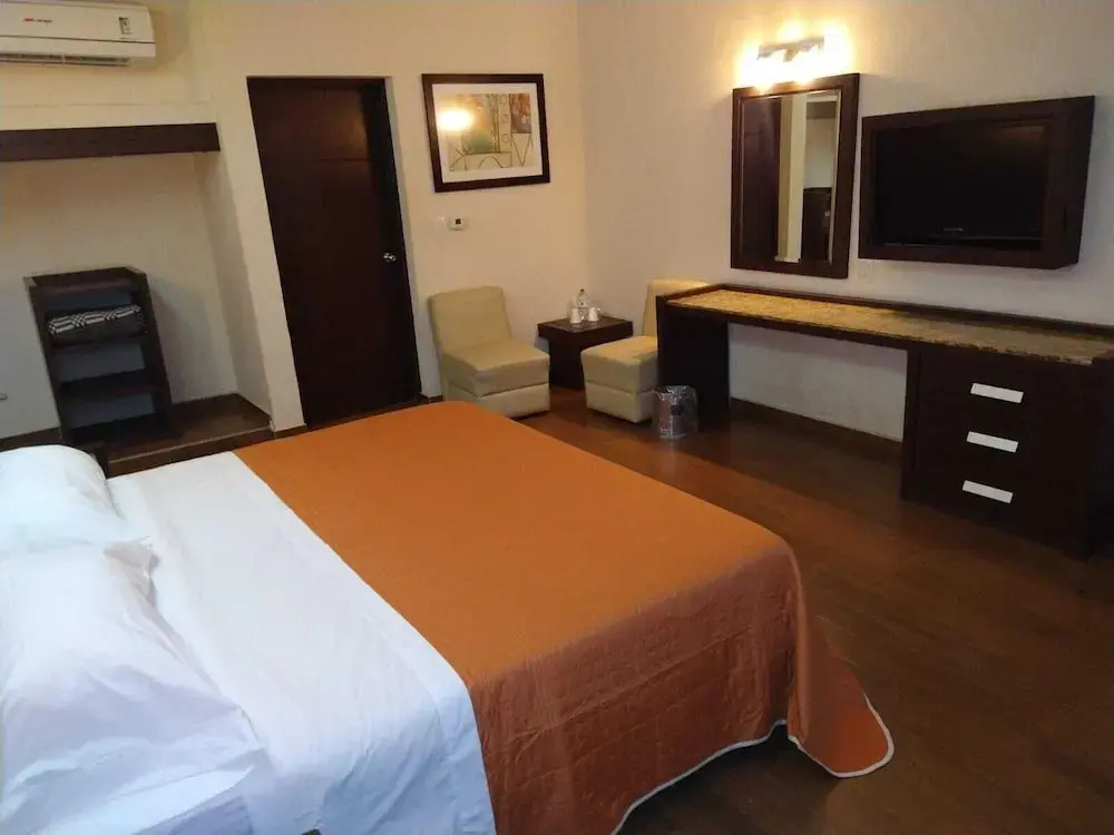 Hotel Oasis