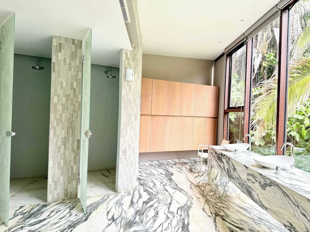 Bolongo 2BR Your Exclusive Oceanfront Escape