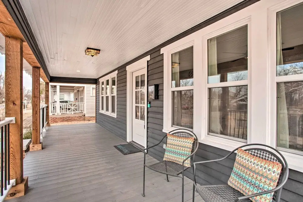 Charming Downtown Home w/ Updated Interior!