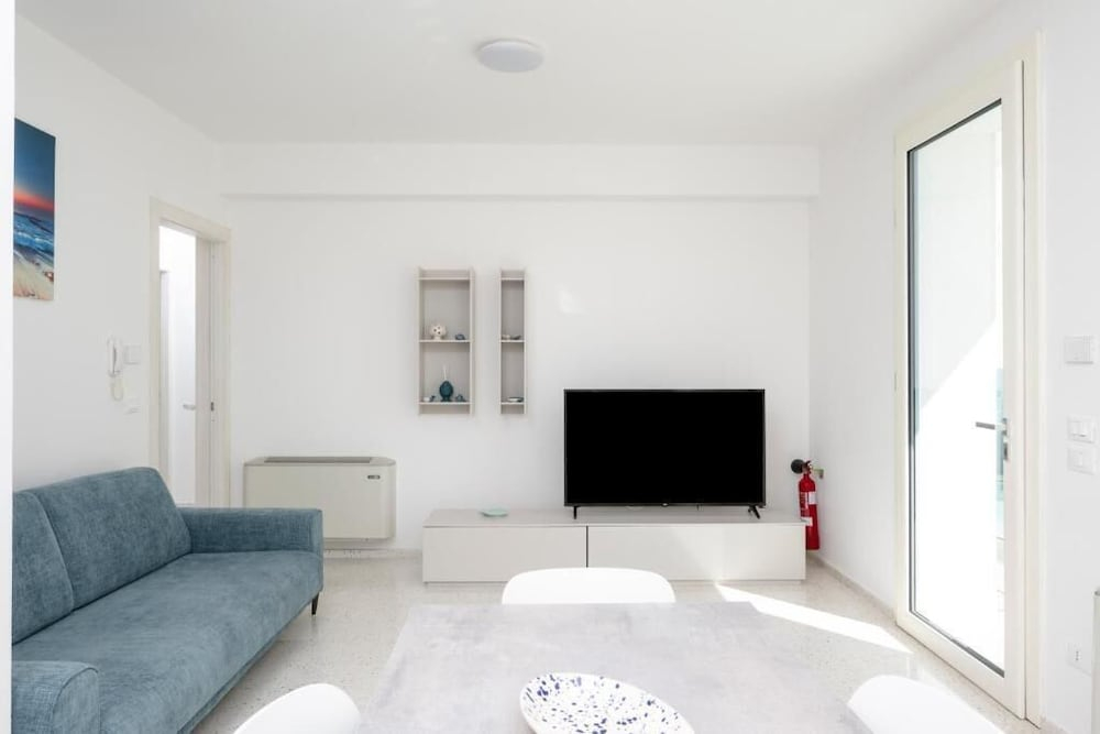 Perle Marine Suite Apartments