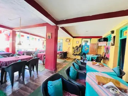Non Stop Cafe Hostel & Stay