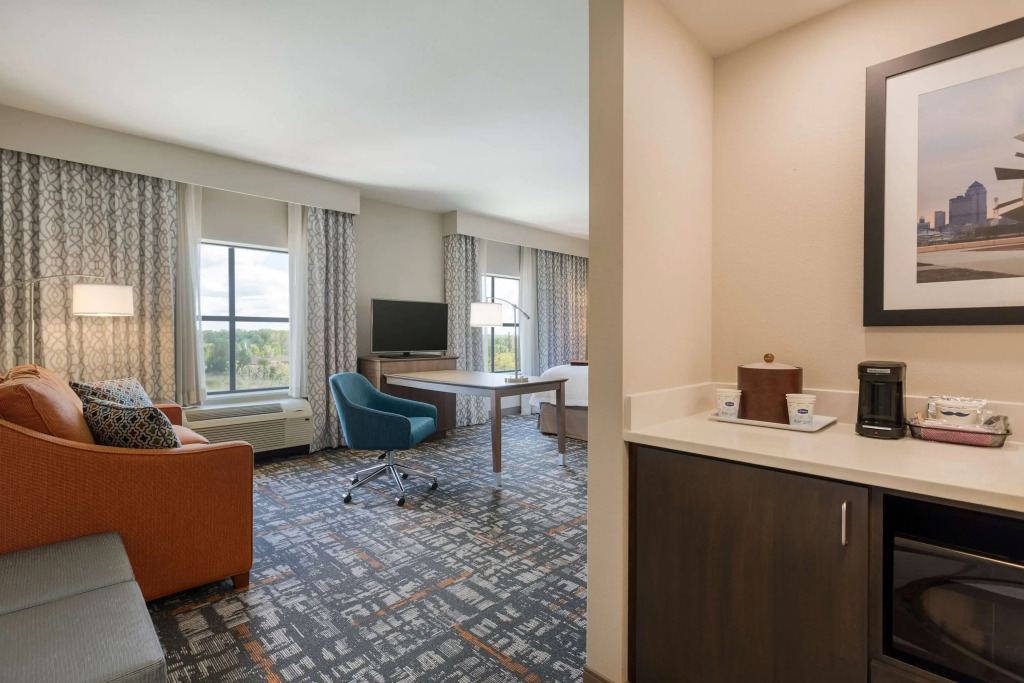 Hampton Inn & Suites West Des Moines Mill Civic