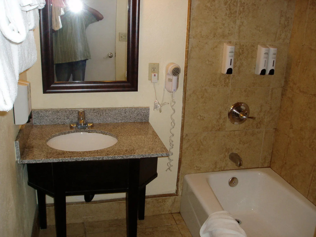 Rockview Inn and Suites - Morro Bay CA