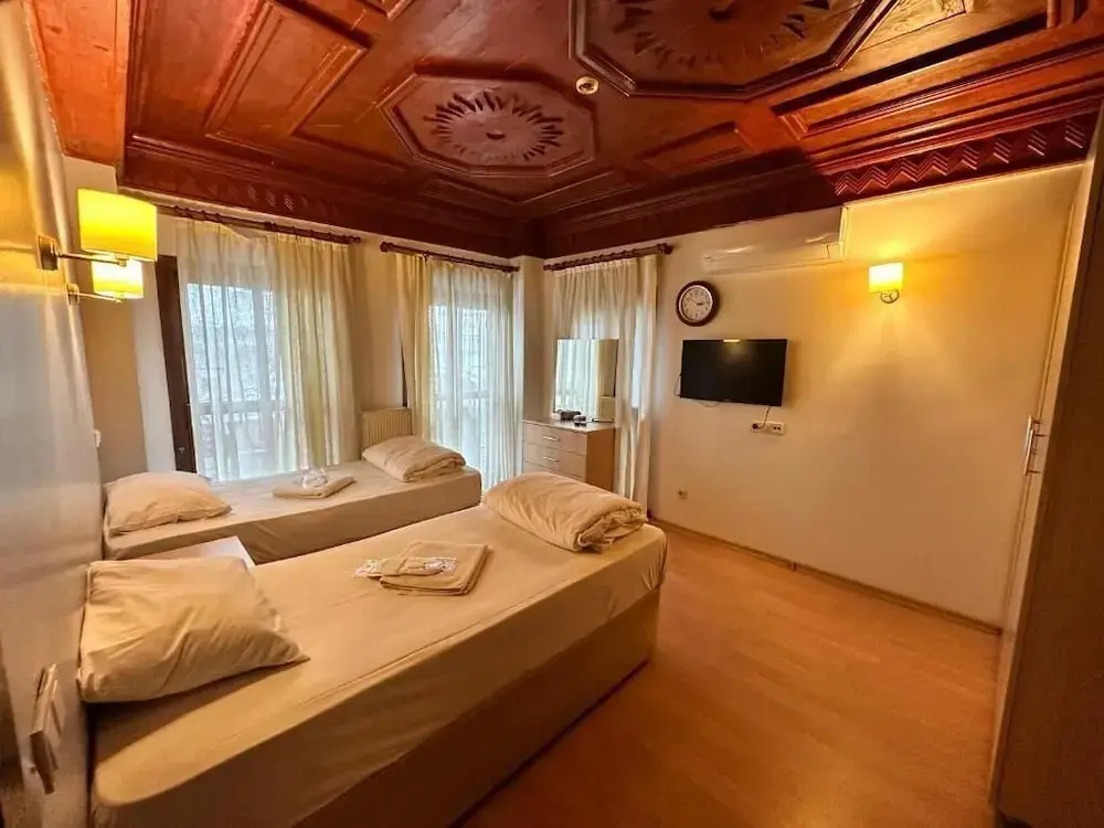 Adil Konak Hotel