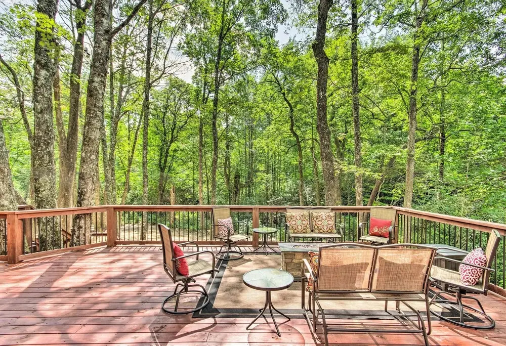 Lake Toxaway Cabin w/ Fire Pit - 1 Mi to Marina