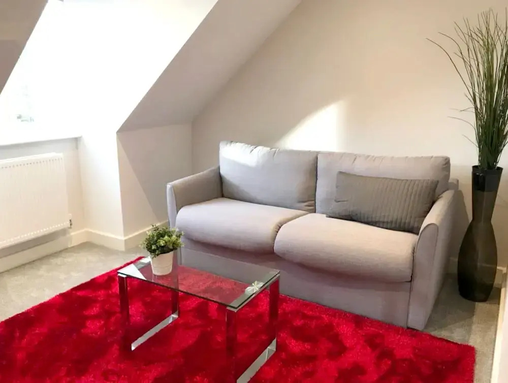 Villa With 3 Bedrooms in Isleworth